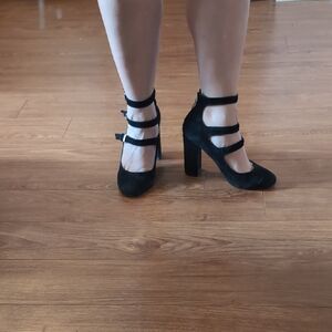 Steve Madden Black Strappy Heels, Size 7